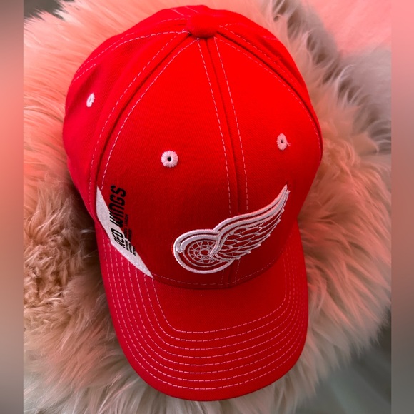 REEBOK Men’s Redwings Hat - Picture 4 of 7